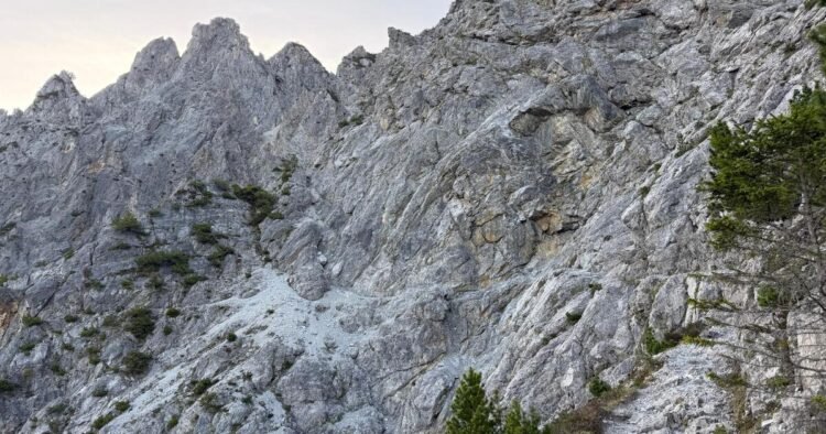 Rockfall on the Fürstensteig – rubble on the hiking trail