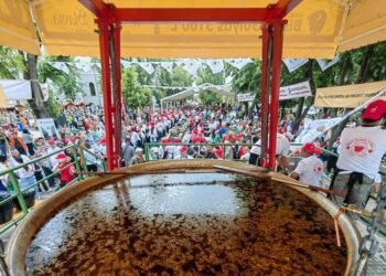 At Salonta, the largest cauldron of bison goulash in the world was prepared. Almost a ton of meat was used