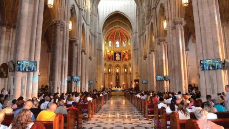 The evangelizing mission is a task of the Church