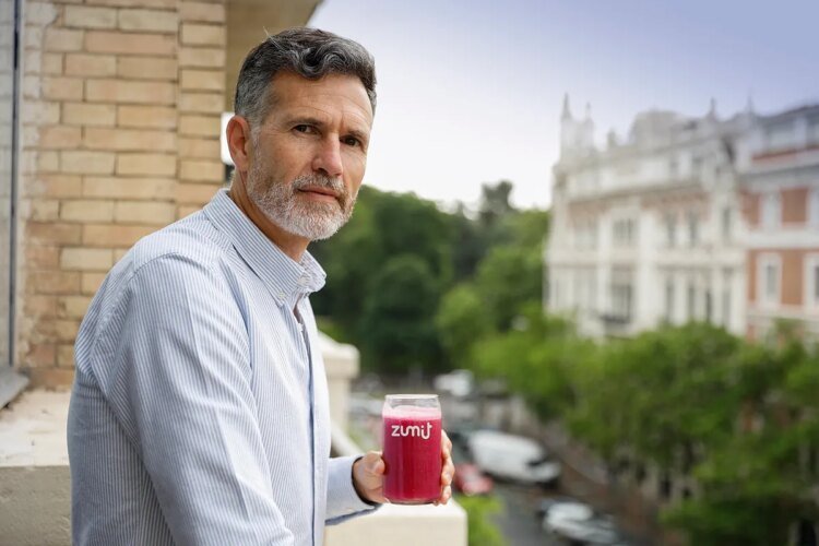 Eduardo Mengs, 100% fruit juice entrepreneur: "You can’t have five smoothies a day or 10 pieces of fruit"