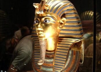 The mystery surrounding Tutankhamun’s ‘alien jewels’ deepens. What did scientists discover in the Libyan desert?