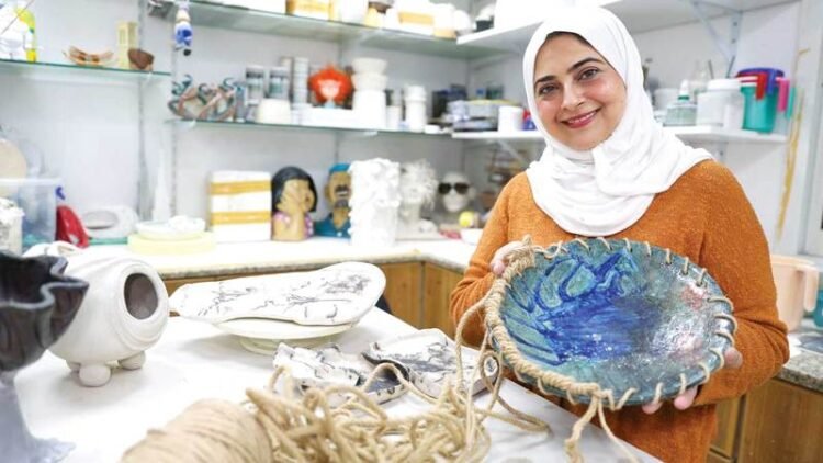 An Emirati artist defeats cancer in record time: Clay gives me strength