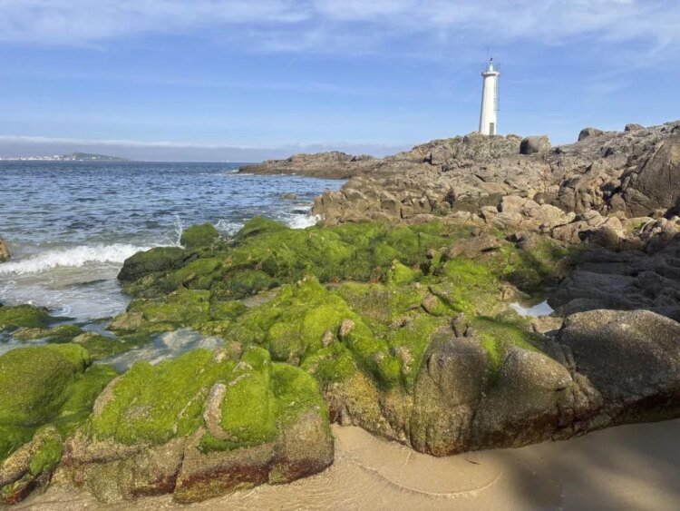The Lighthouse Trail of the Costa de la Muerte: the route across the Atlantic that leads to Finisterre but without pilgrims