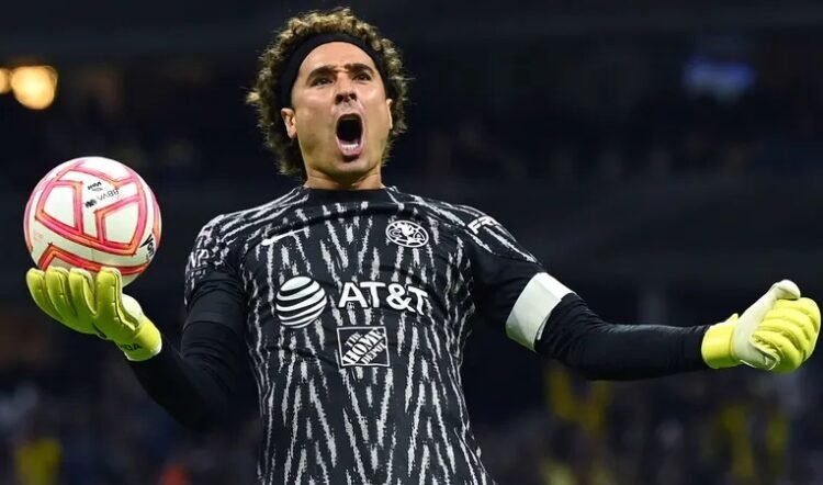 At 40 years old.. Mexico gives veteran goalkeeper Ochoa his sixth participation in the World Cup