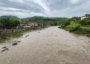 The Cherna River overflowed again, the evacuation of residents in the village of Ticha began