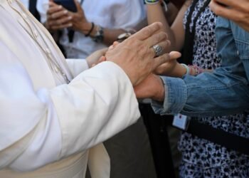 Pope visits Madrid’s most vulnerable at start of apostolic visit to Spain