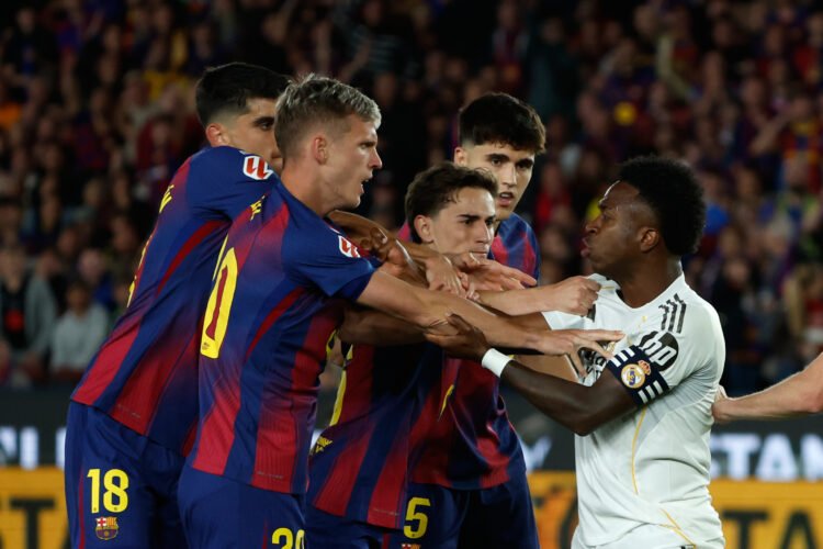 An “unusual” scene after the end of the “Classico” Barcelona and Real Madrid (video)