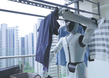 Robot housekeepers set to enter homes in trial