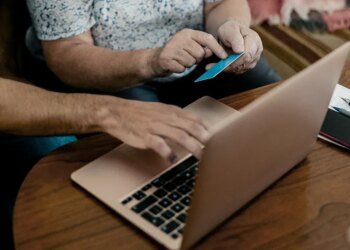 Telex: Due to a technical problem, timed and larger bank transfers were interrupted
