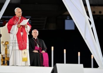 Pope in Barcelona: “We are made for the infinite”
