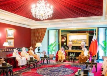 Crown Prince of Bahrain receives Foreign Minister