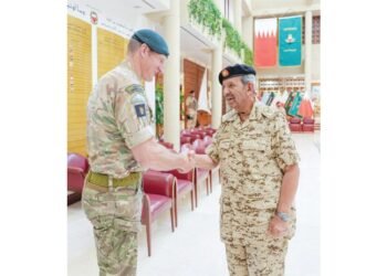 Gulf News | The Commander-in-Chief praises the military cooperation between Bahrain and the United Kingdom