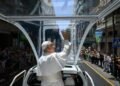 Pope concludes Spain journey with appeal to “lift up your gaze”
