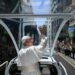 Pope concludes Spain journey with appeal to “lift up your gaze”