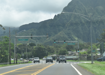A ride to North Shore surf spots