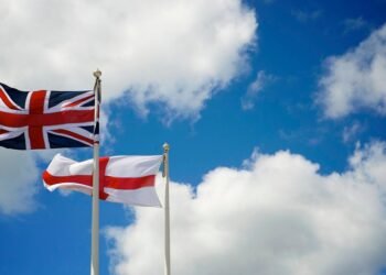 The decision that is causing anger in England ahead of the World Cup. Local authorities ask fans not to fly English flags to avoid ‘intimidating immigrants’