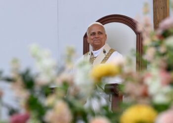 Pope: Listen to the ‘hidden, beating heart of love’