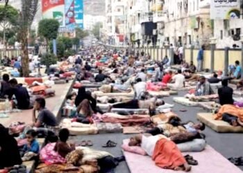 Aden.. when houses turn into “skirts” and streets into collective bedrooms due to the corruption of the occupation