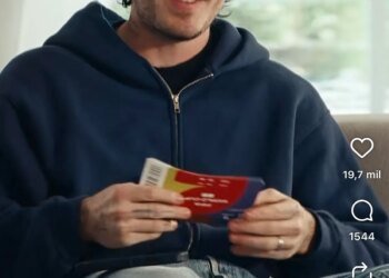 Jenni Hermoso shares a topless photo, the controversial publication of Emily Ratajkowski and the privileged physique of Álex González, among the images from this Tuesday