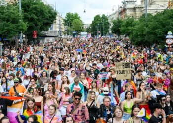Colorful, loud, self-confident, political: Hundreds of thousands at the Rainbow Parade – DiePresse.com
