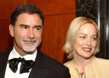 Telex: Sharon Stone just wanted to surprise her husband. A piece of the man’s leg hurt