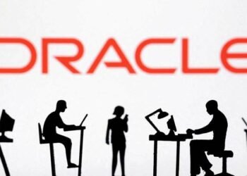 Oracle warns of a security vulnerability that hackers exploited to infiltrate more than 100 companies