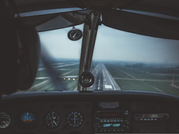 The Russians left the plane on which the British Defense Minister was traveling without a GPS signal. This is not the first attack of this kind