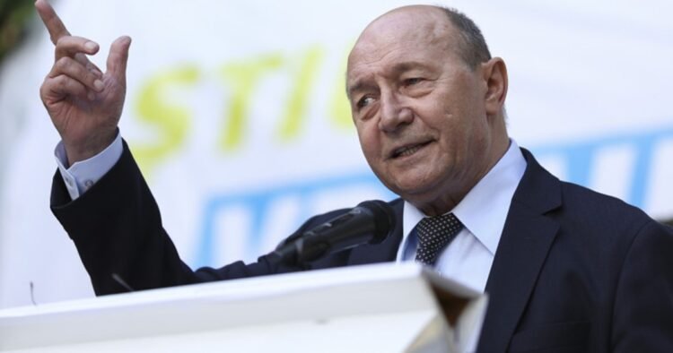 “He is parachuting from Brașov”. Traian Băsescu mocks Adrian Veștea and attacks Nicușor Dan: “He fooled even Tomac”