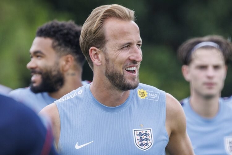 Before the first match – unpleasant news: the England football team has been robbed