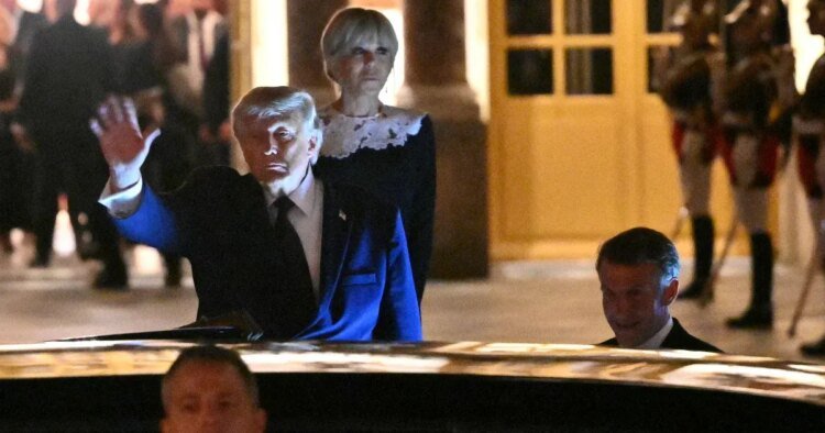 Telex: Trump signed the memorandum of understanding with Iran