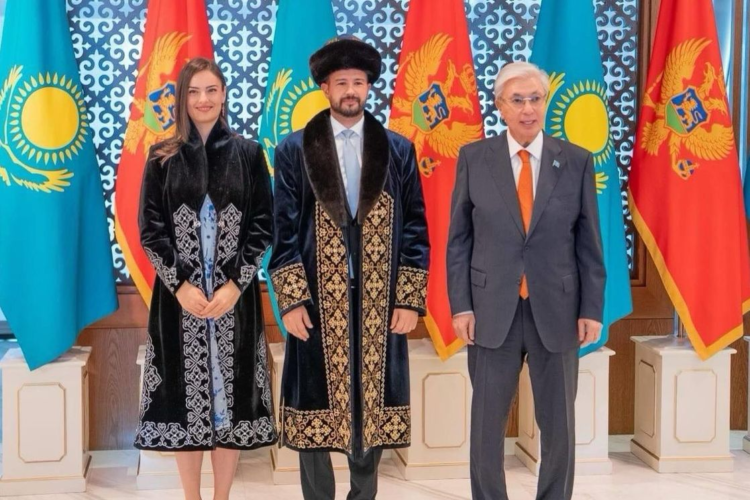 Milatović and his wife in the traditional costume of Kazakhstan