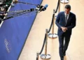 Sánchez endorses Zapatero: "All presidents have received gifts"