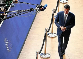 Sánchez endorses Zapatero: "All presidents have received gifts"