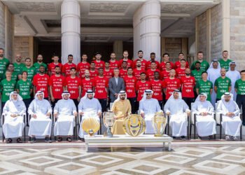 Mohammed bin Rashid receives the Shabab Al-Ahly team