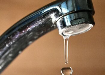 Telex: Due to the heat, the system has been overloaded, water is just dripping from the tap in several places