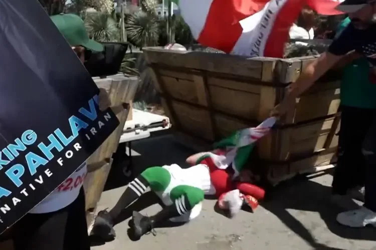 Attack on a woman carrying the Iranian flag before the match against Belgium
