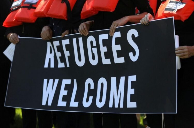 Pope urges nations not to turn away from those seeking protection
