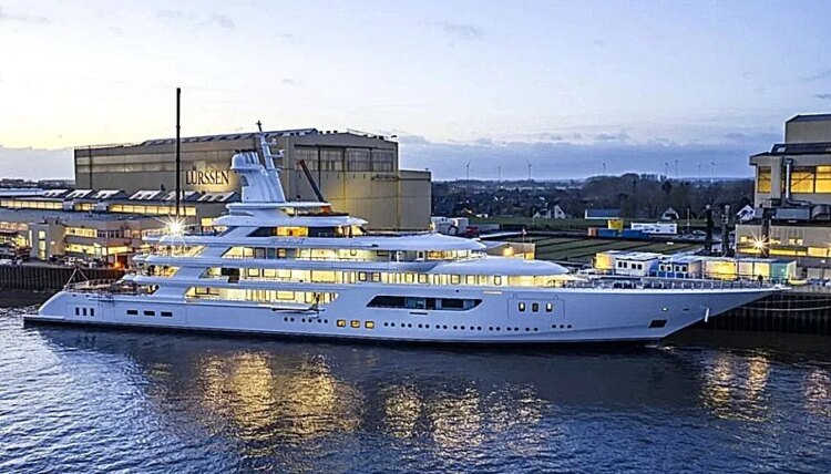 Tilman Joseph Fertitta, the millionaire US ambassador to Italy, sparks controversy in Venice for his luxurious 117-meter yacht worth 450 million