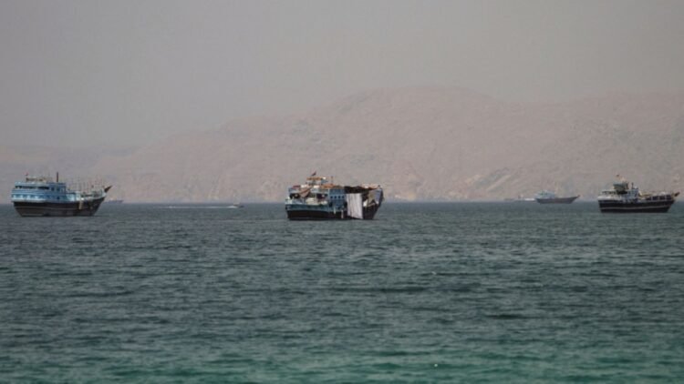 USA: first Iranian funds released. Hormuz open to commercial traffic