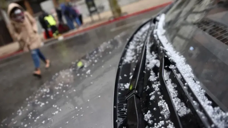 What has to happen for sleet to fall in Uruguay?