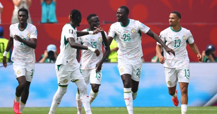 Telex: Senegal destroyed Iraq, which was playing with a man disadvantage almost the entire time, and still has a chance to advance