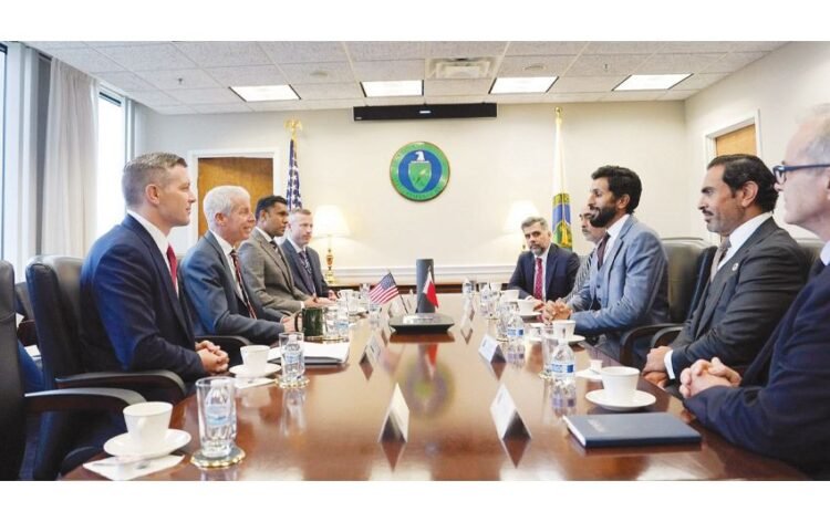 Gulf News | Nasser bin Hamad reviews with the US Secretary of Energy the progress made in the deep gas development project in the Bahrain onshore field