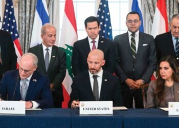 Israel and Lebanon sign an agreement to achieve peace