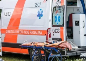 A terrible accident in Suvalkija: a BMW crashed into a tree, a young man was killed