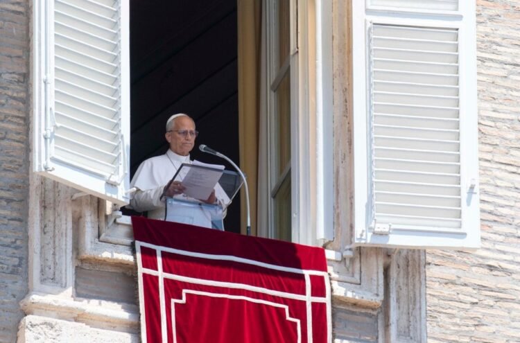 Pope at Angelus: Love involves detachment, loss, hospitality