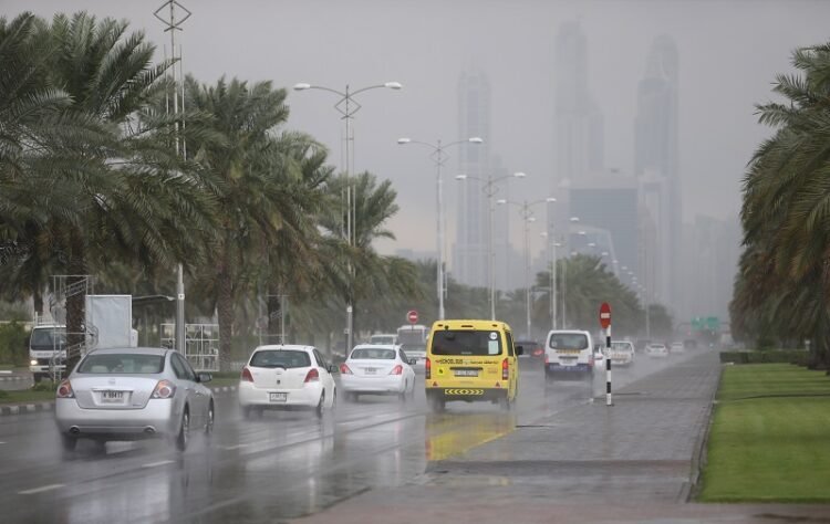 Meteorology: Cumulus clouds and rain expected in the eastern regions today
