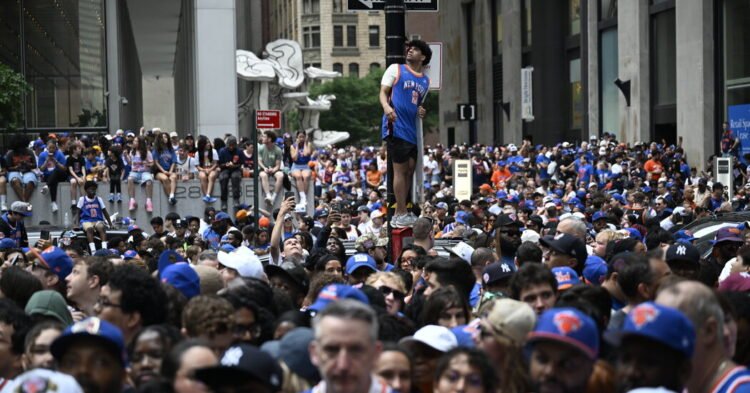 See the Knicks Championship Parade Unfold