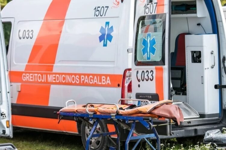 A terrible accident in Suvalkija: a BMW crashed into a tree, a young man was killed