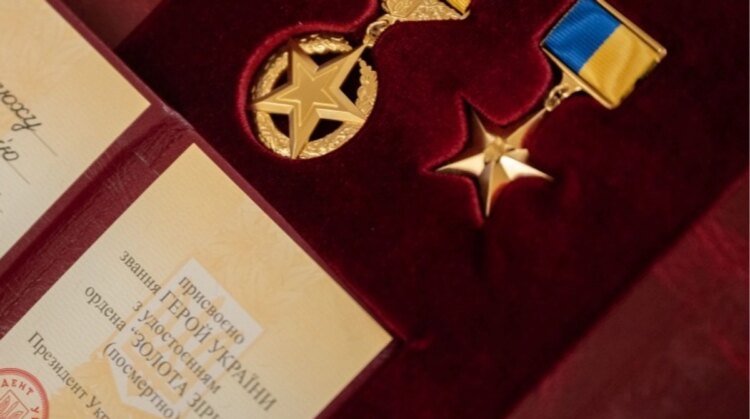 Zelensky awarded the title of Hero of Ukraine to 9 defenders, 8 of them posthumously