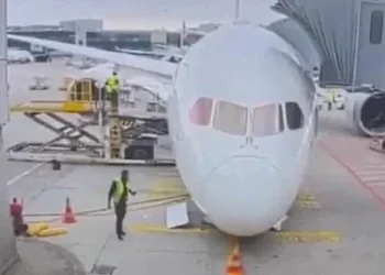 Boeing 787 crashed at the airport in Frankfurt, there are injured / kind…